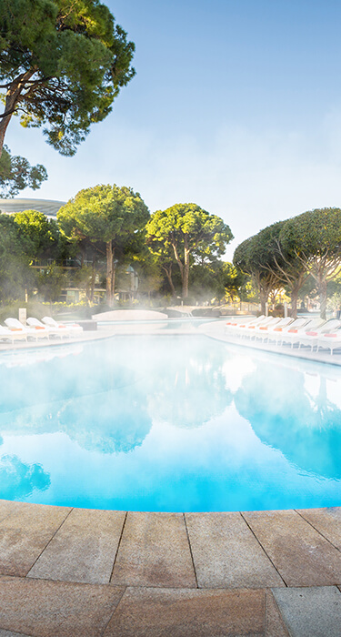 Ana Havuz & Isıtmalı Kaydıraklı Havuz